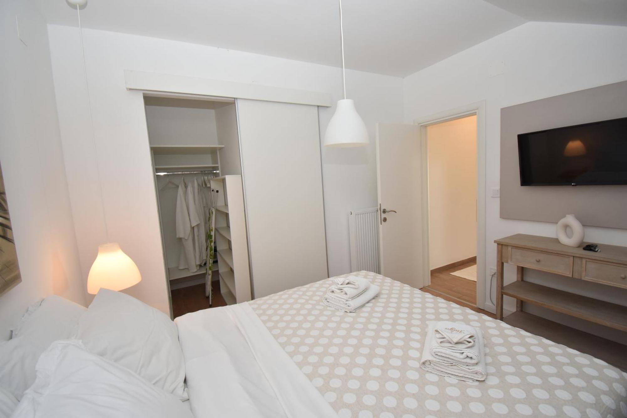 Julija Apartman *